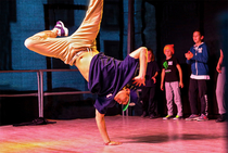Breakdance im Kursbereich »Urban« der Tanzschule Scherg in Pfaffenhofen